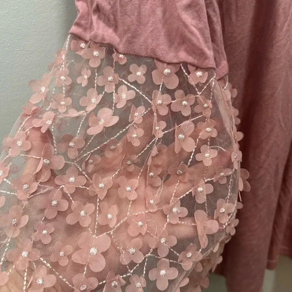 POL Pink Flutter Sleeve Blouse with Ruffled Embellishments. Size Small - Picture 6 of 9